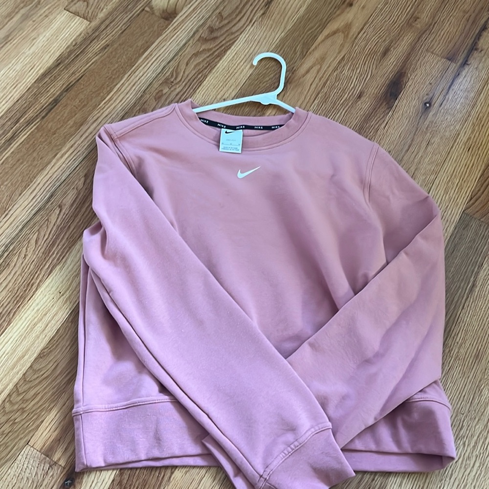 Nike sweatshirt size medium